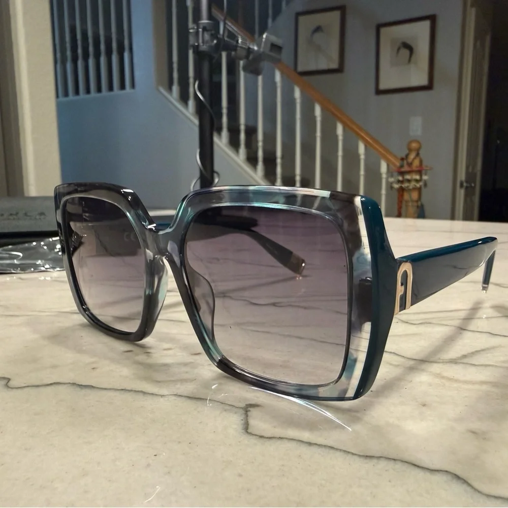 Furla Oversized Square Sunglasses Clear Black Green Frame Gradient Lenses Case